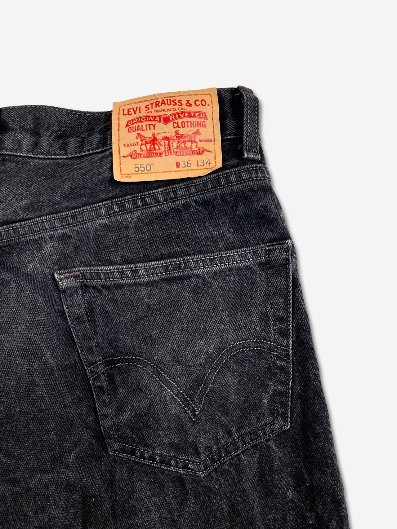 2000s Levi’s 550 Relaxed Straight Leg Jeans